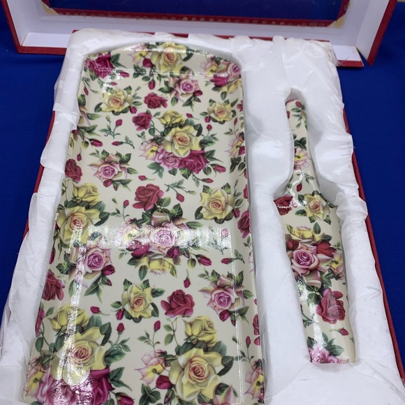 Porcelain Rectangle Cake Plate And Spatula Roses Pattern - Picture 1 of 6